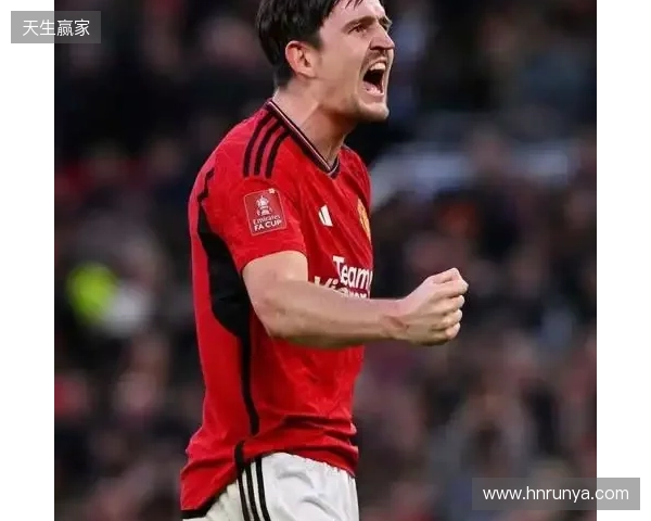 官方:马奎尔与曼联续约至2027年夏天,附带一年续约选项 官方:马奎尔与曼联续约至2027年夏天,附带一年续约选项